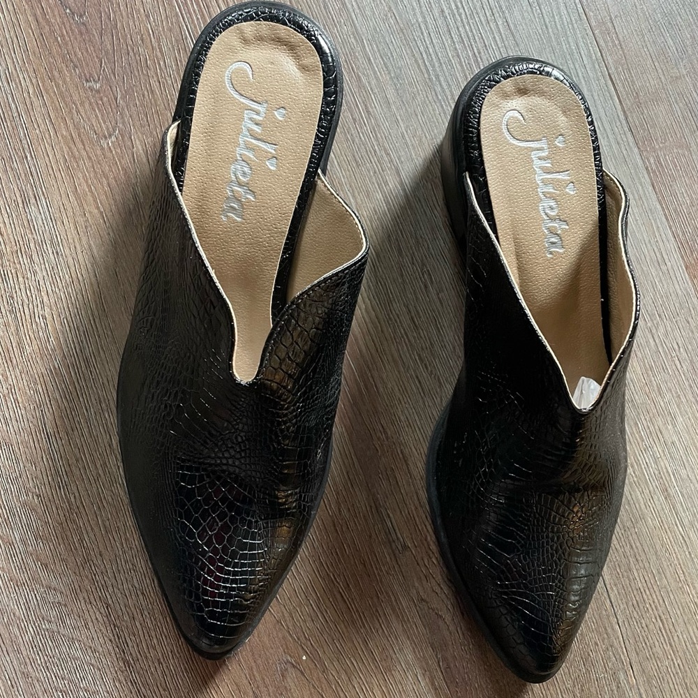 Julieta Snakeskin Mules With Small Heel